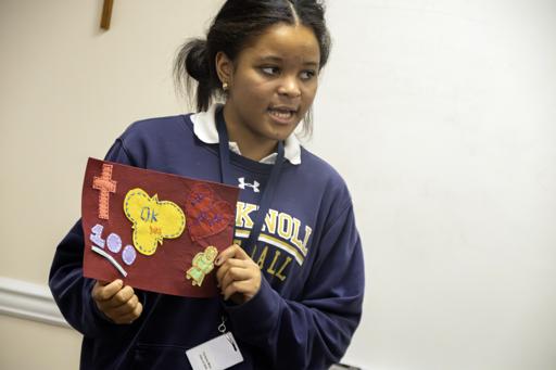 Intermediate Spanish Students Craft Centennial Molas