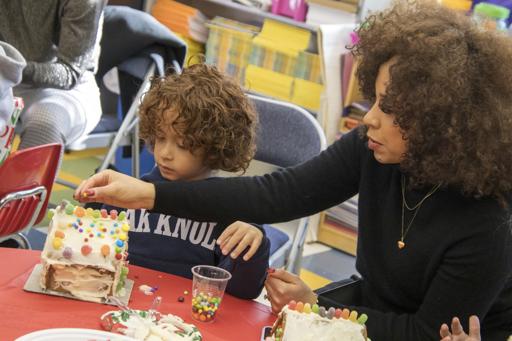 K Gingerbread_LS  XMAS Shelter