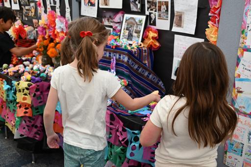 Dia De Los Muertos Offrenda
