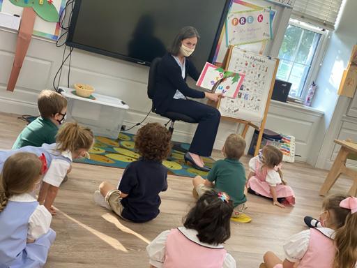 Mrs. Landis Reads to Pre-K