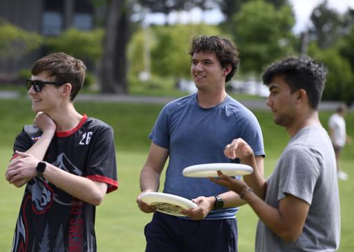 Alumni Ultimate Frisbee Giant Relay Day 2026