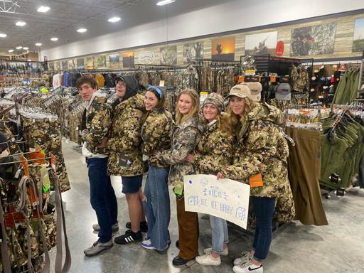 Senior Skip Photo Hunt